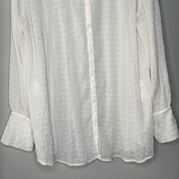 Free People Lightweight Oversized Textured Button-Up Shirt in White Size Large - Picture 3 of 11